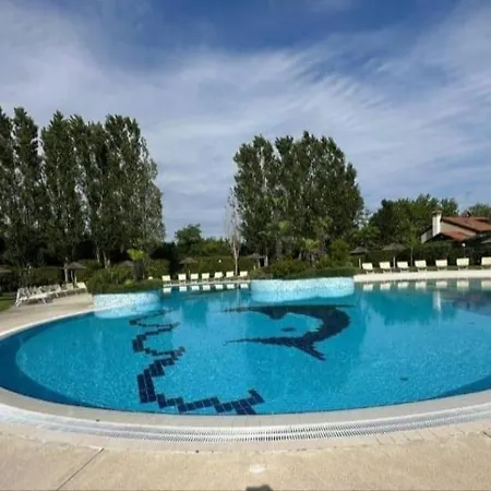 In With Pool - Next To Golf Club Apartment *