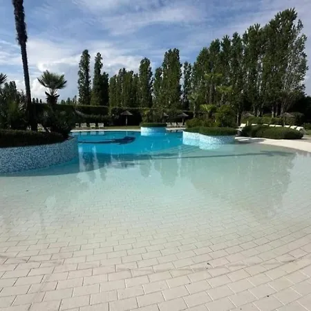 In With Pool - Next To Golf Club Apartment